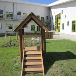 Legehus i robiniatr� med 2 ramper