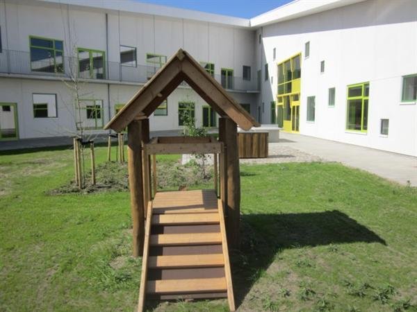 Legehus i robiniatr� med 2 ramper
