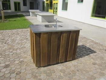 Udek�kken i robinie og rustfri st�l