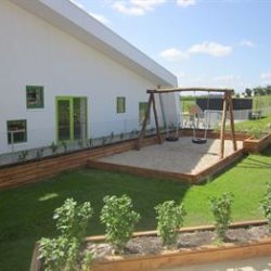 Robinia gynge med 2 d�ks�de