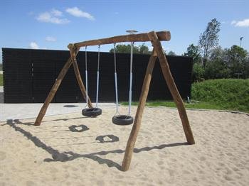 Robinia gynge med 2 d�ks�de