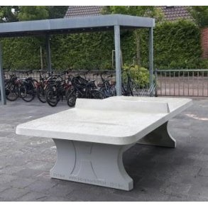 Bord tennis bord i beton med arbundet kanter 