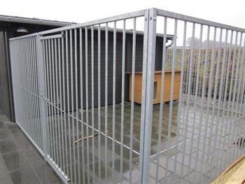 	 Hundeg�rd komplet 3 x 3 m med 8 cm balustre til opstilling af v�g - 9 m2